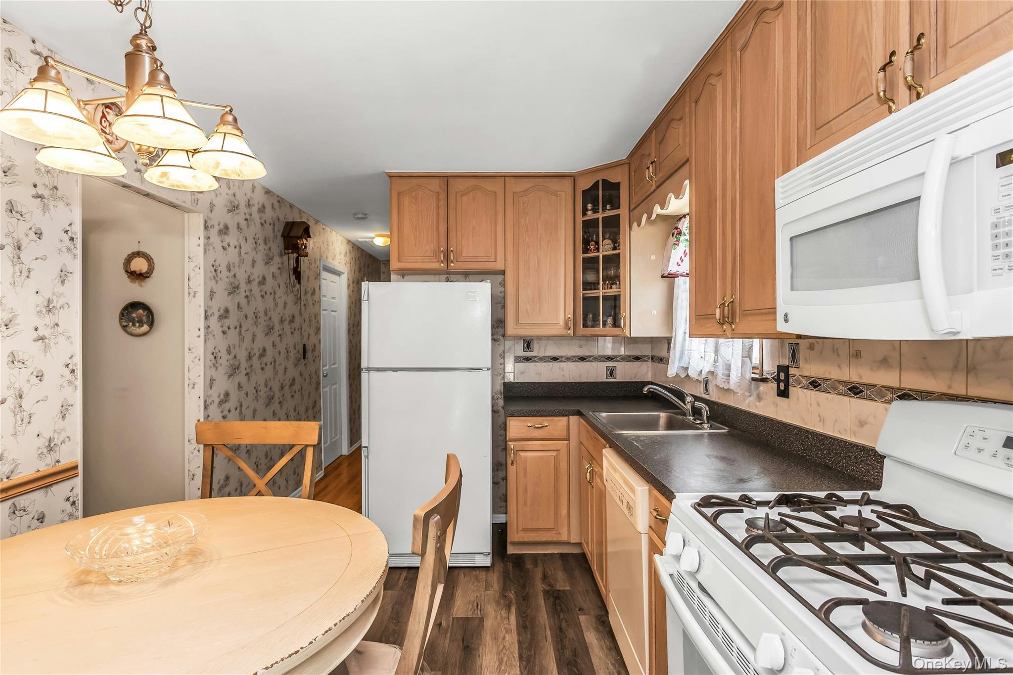 Single Family 91st Queens, NY 11414, MLS-000022-12