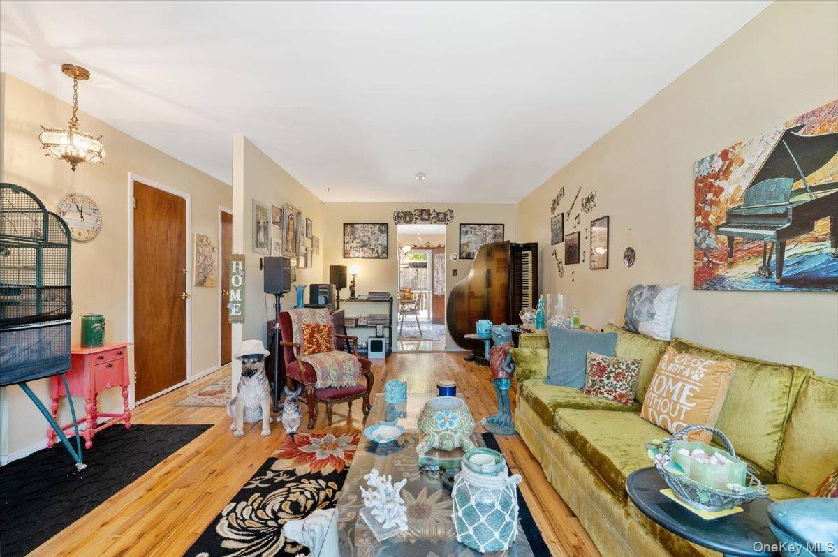 Single Family 65th Queens, NY 11362, MLS-000036-10