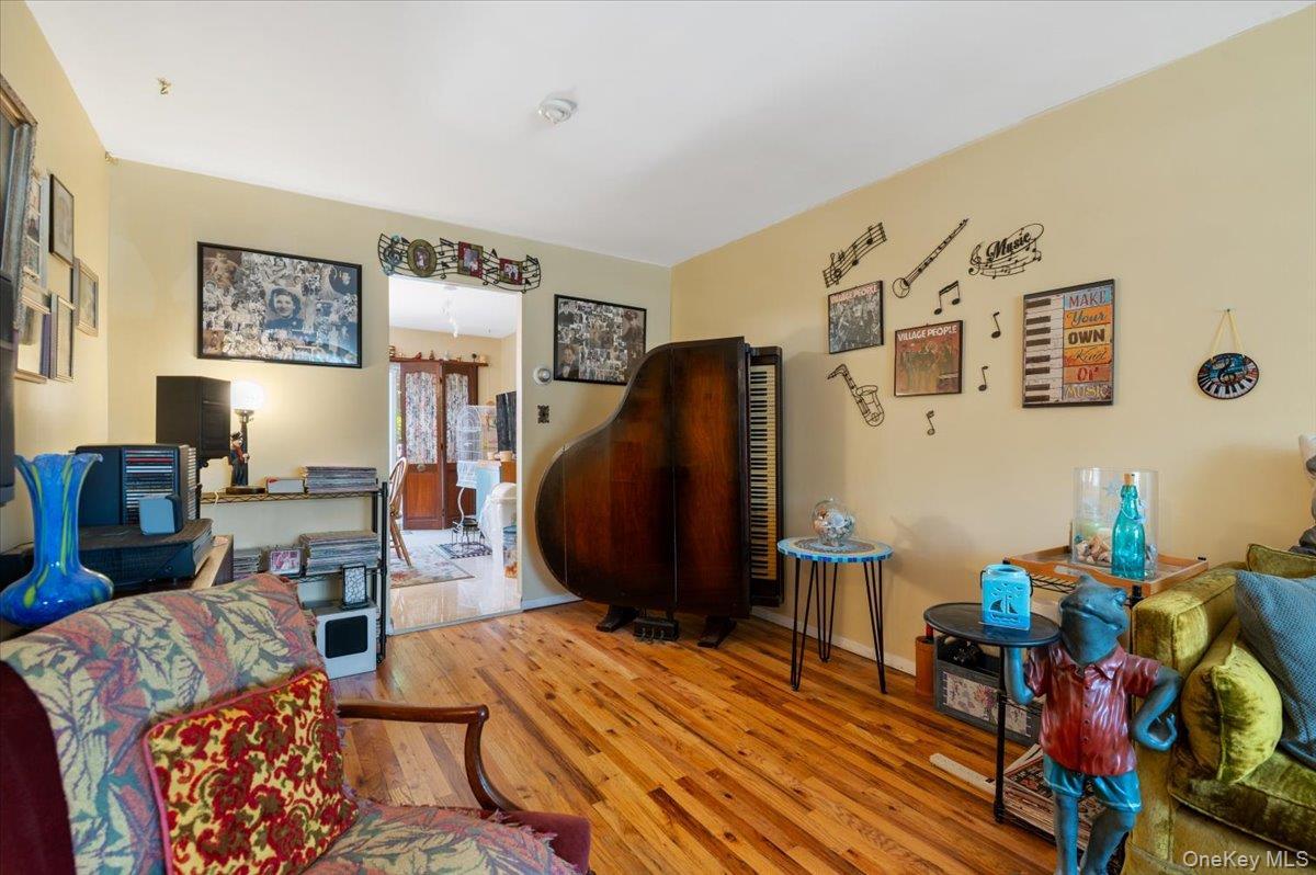 Single Family 65th Queens, NY 11362, MLS-000036-11