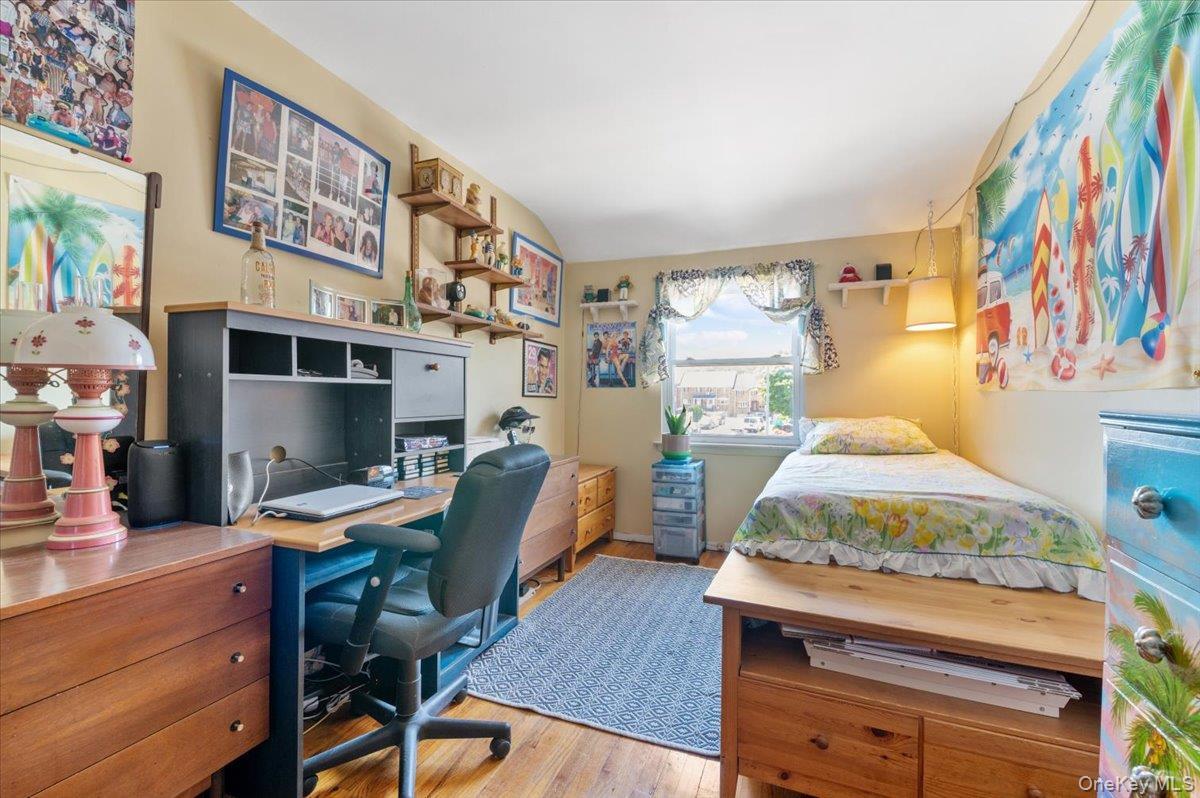 Single Family 65th Queens, NY 11362, MLS-000036-14