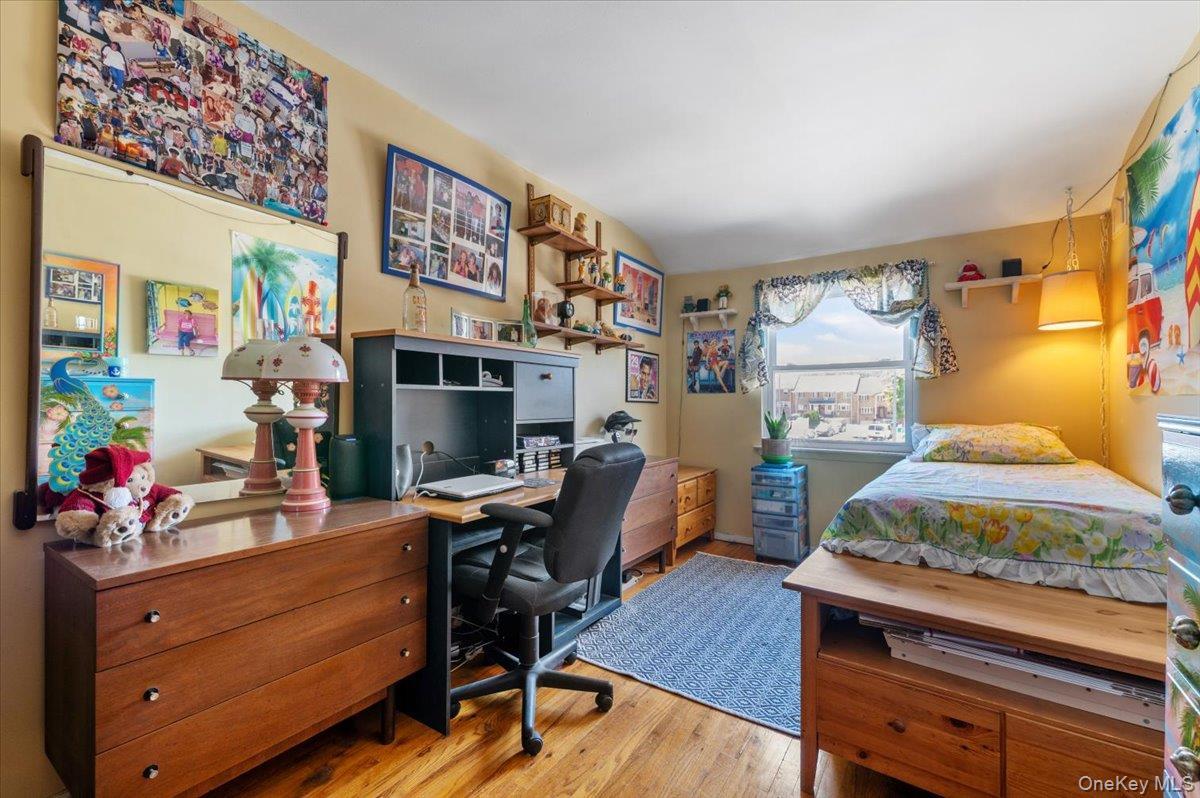 Single Family 65th Queens, NY 11362, MLS-000036-15