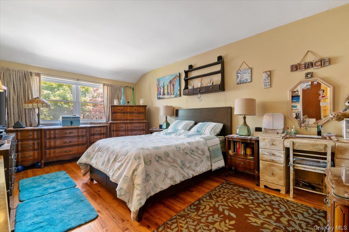 Single Family 65th Queens, NY 11362, MLS-000036-4