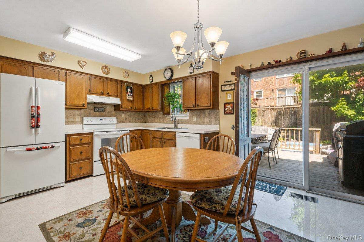 Single Family 65th Queens, NY 11362, MLS-000036-5