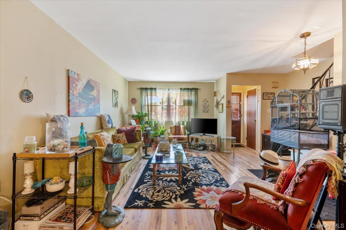 Single Family 65th Queens, NY 11362, MLS-000036-9