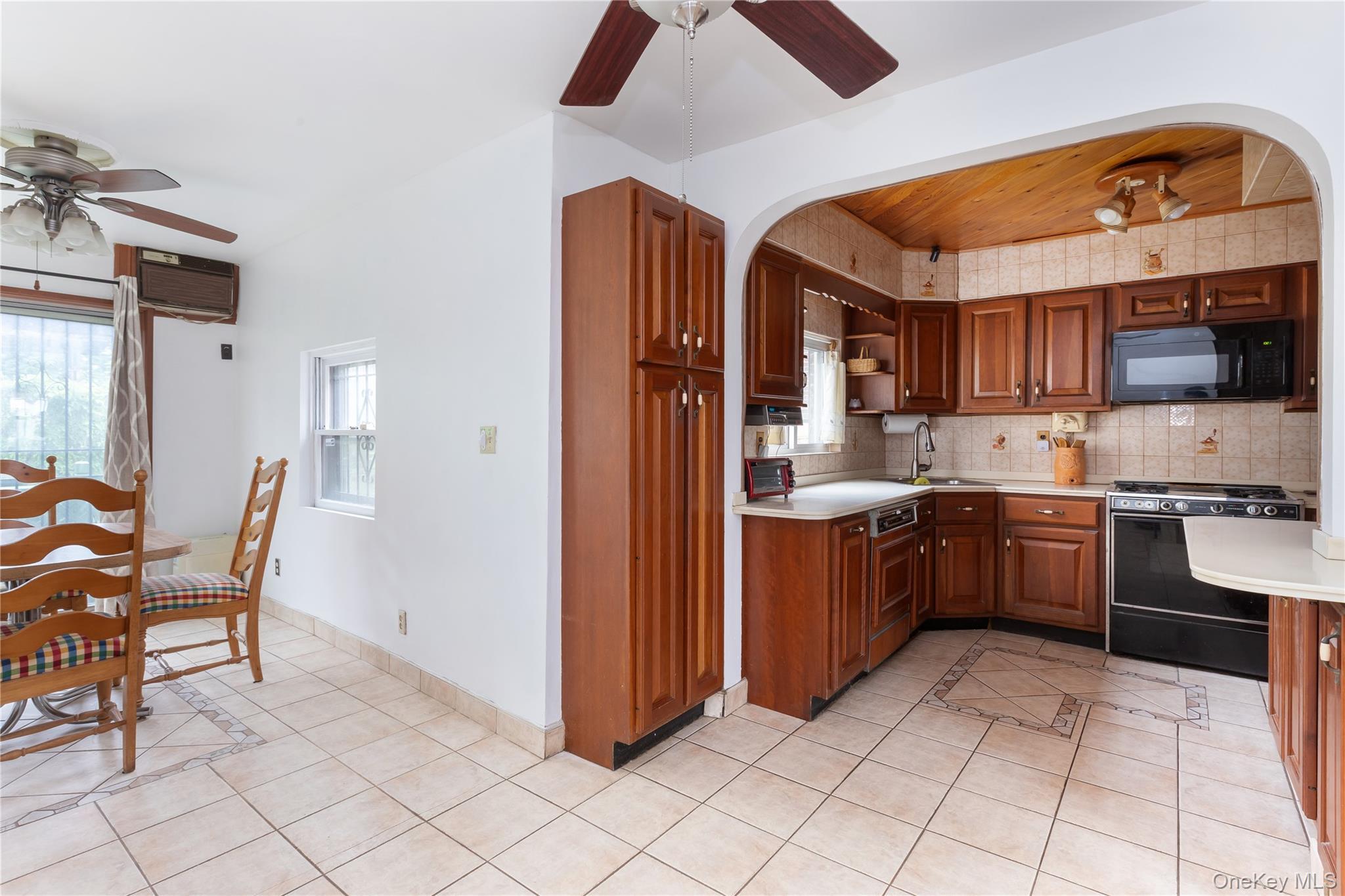 Single Family 74th Queens, NY 11373, MLS-000045-4