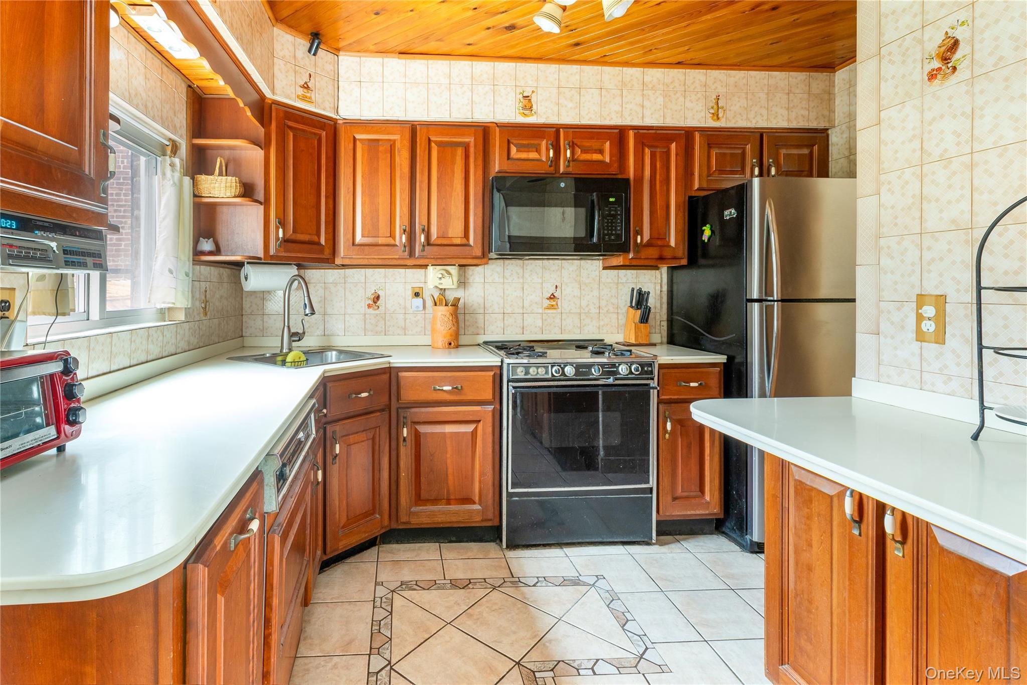 Single Family 74th Queens, NY 11373, MLS-000045-5