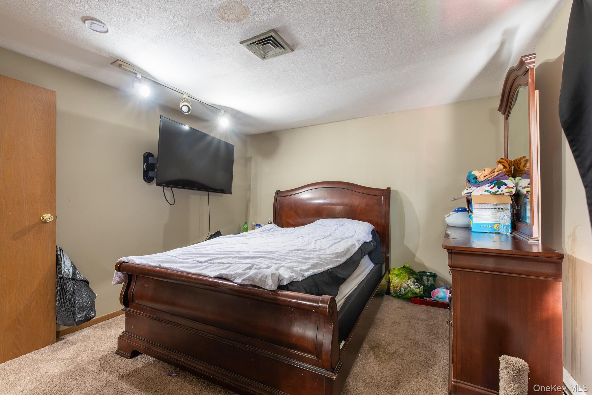 Single Family Mahar  Dutchess County, NY 12601, MLS-000057-10