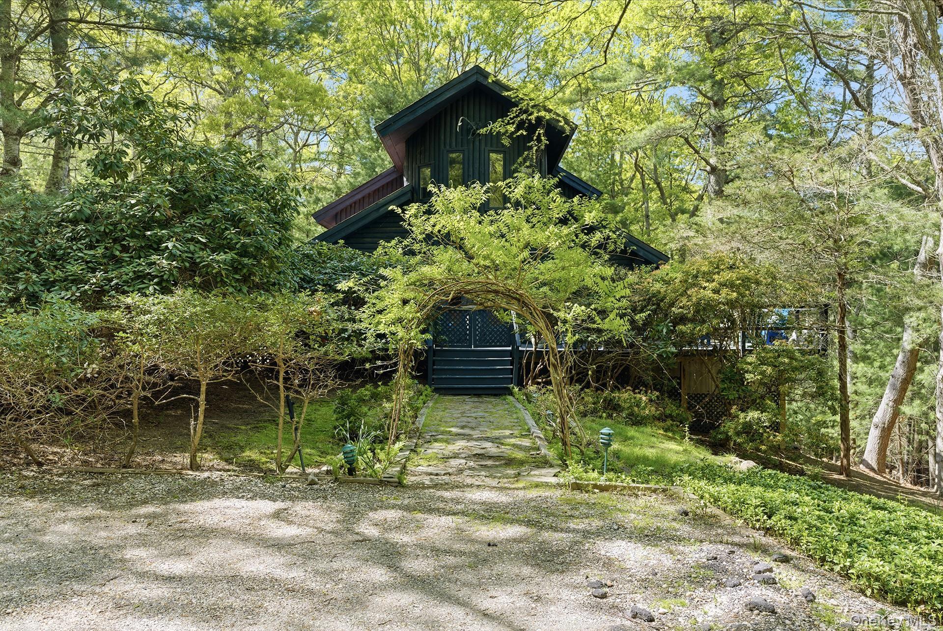 Single Family Bull Path  Suffolk County, NY 11937, MLS-000080-22
