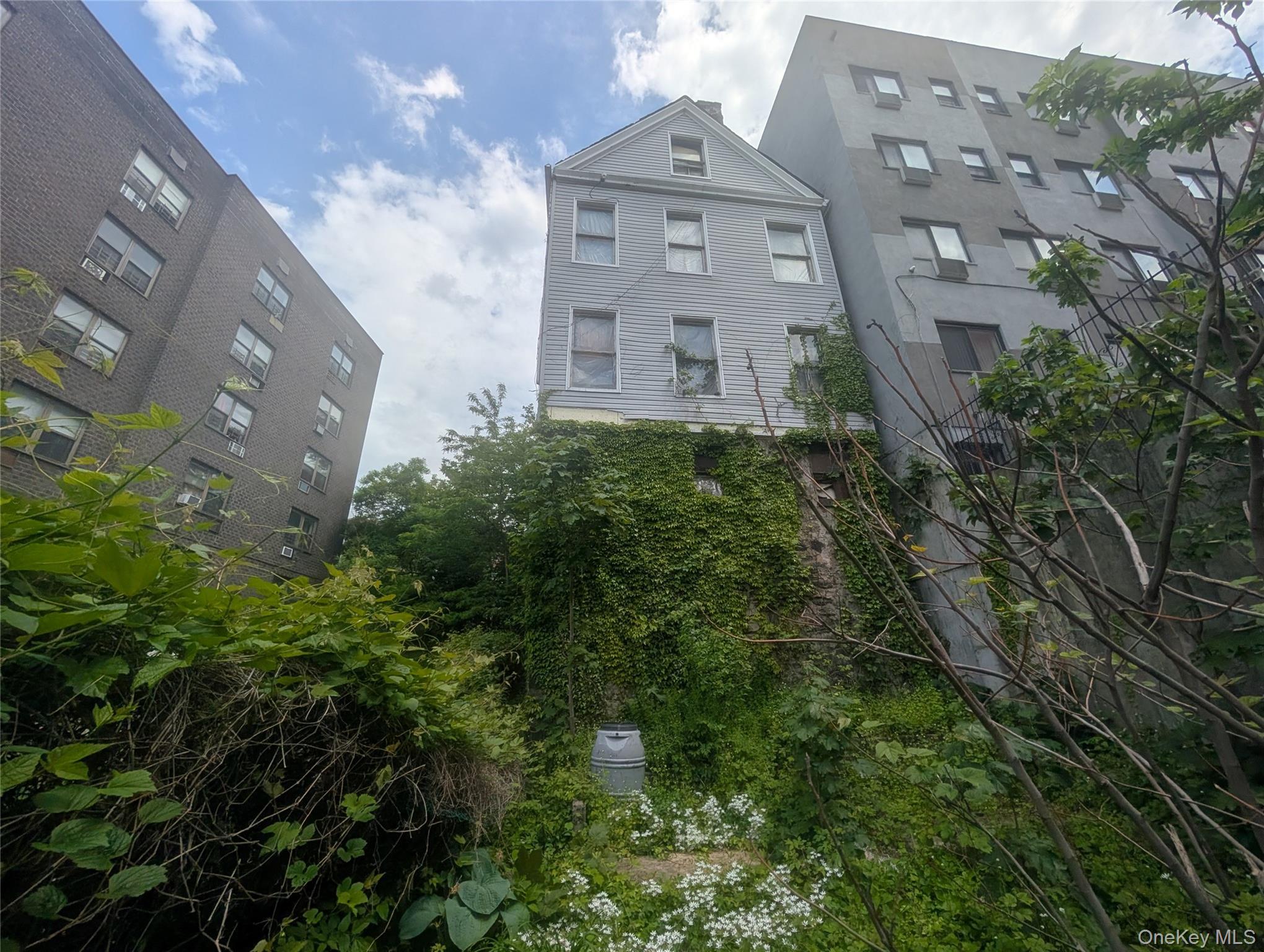 Single Family W Kingsbridge Road  Bronx, NY 10463, MLS-000093-2