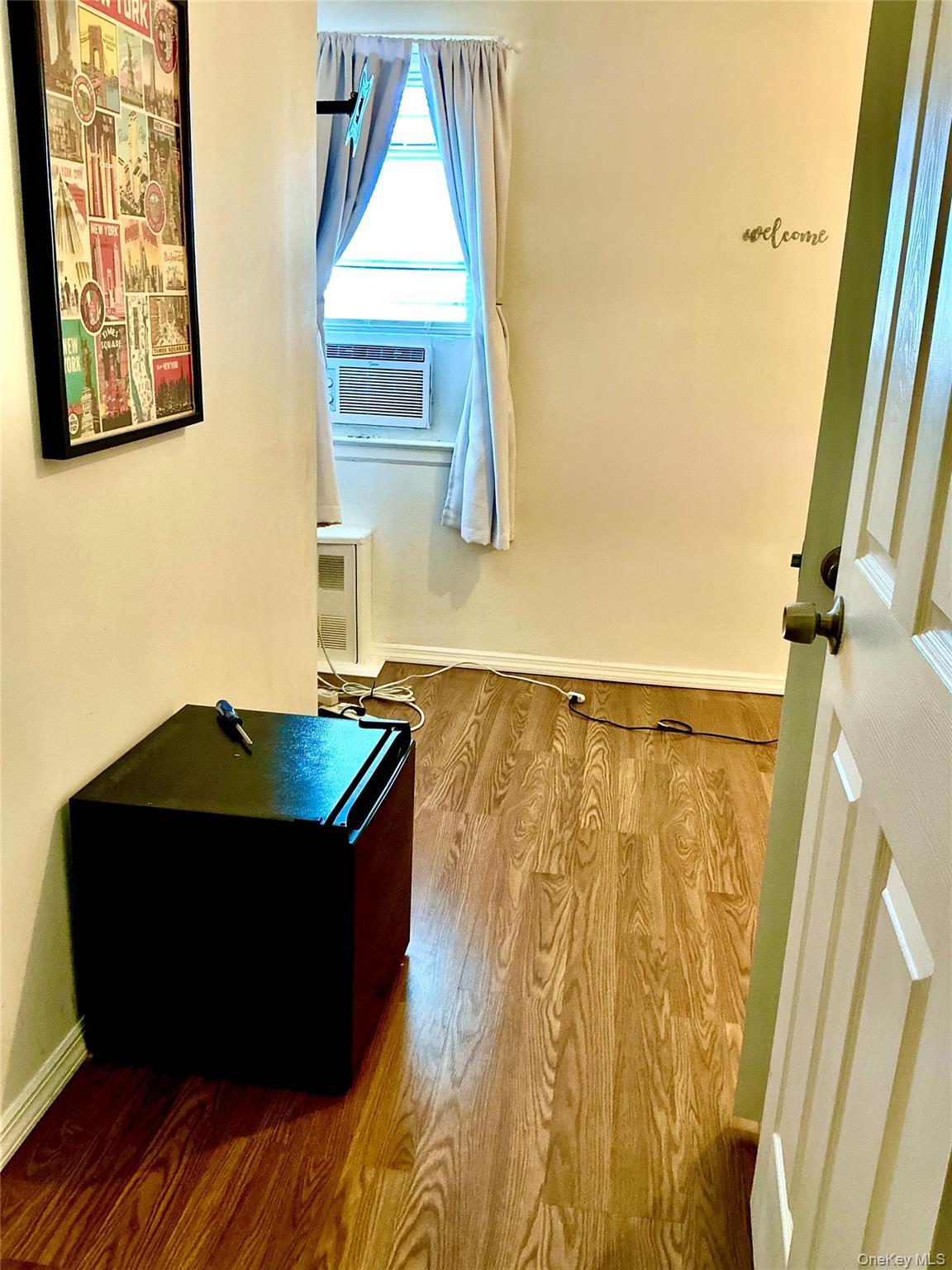 Single Family 48 Queens, NY 11364, MLS-000118-8