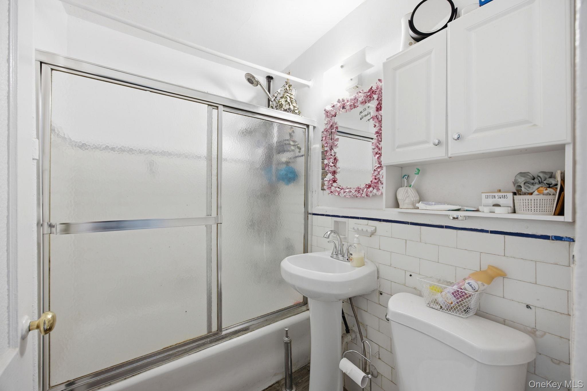 Single Family 33rd Avenue Queens, NY 11106, MLS-1000194-16