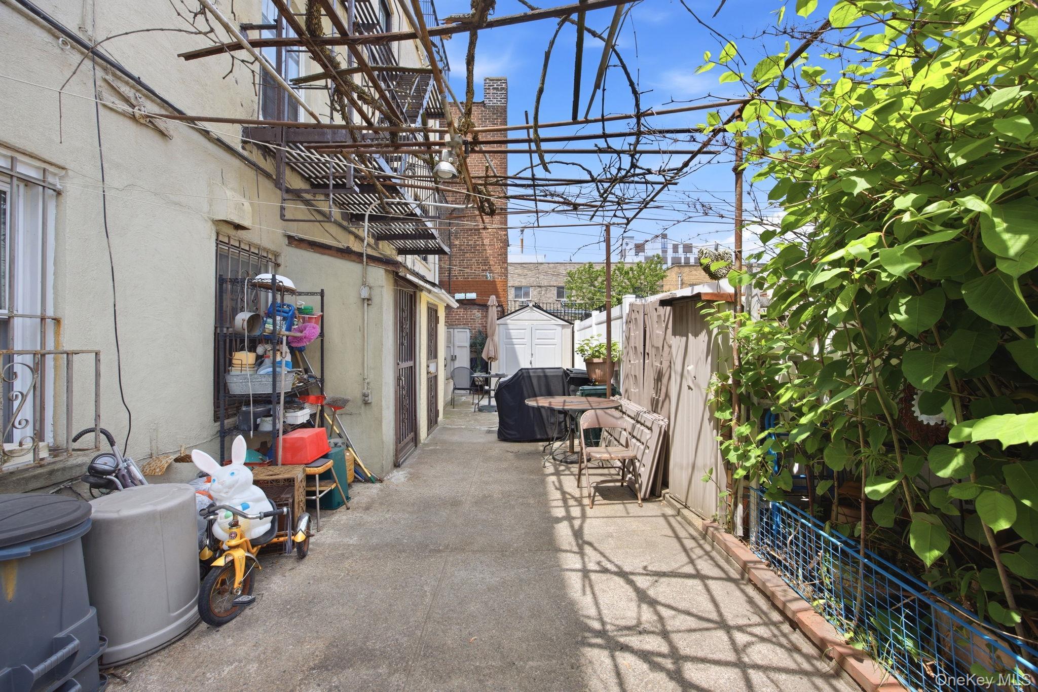 Single Family 33rd Avenue Queens, NY 11106, MLS-1000194-23