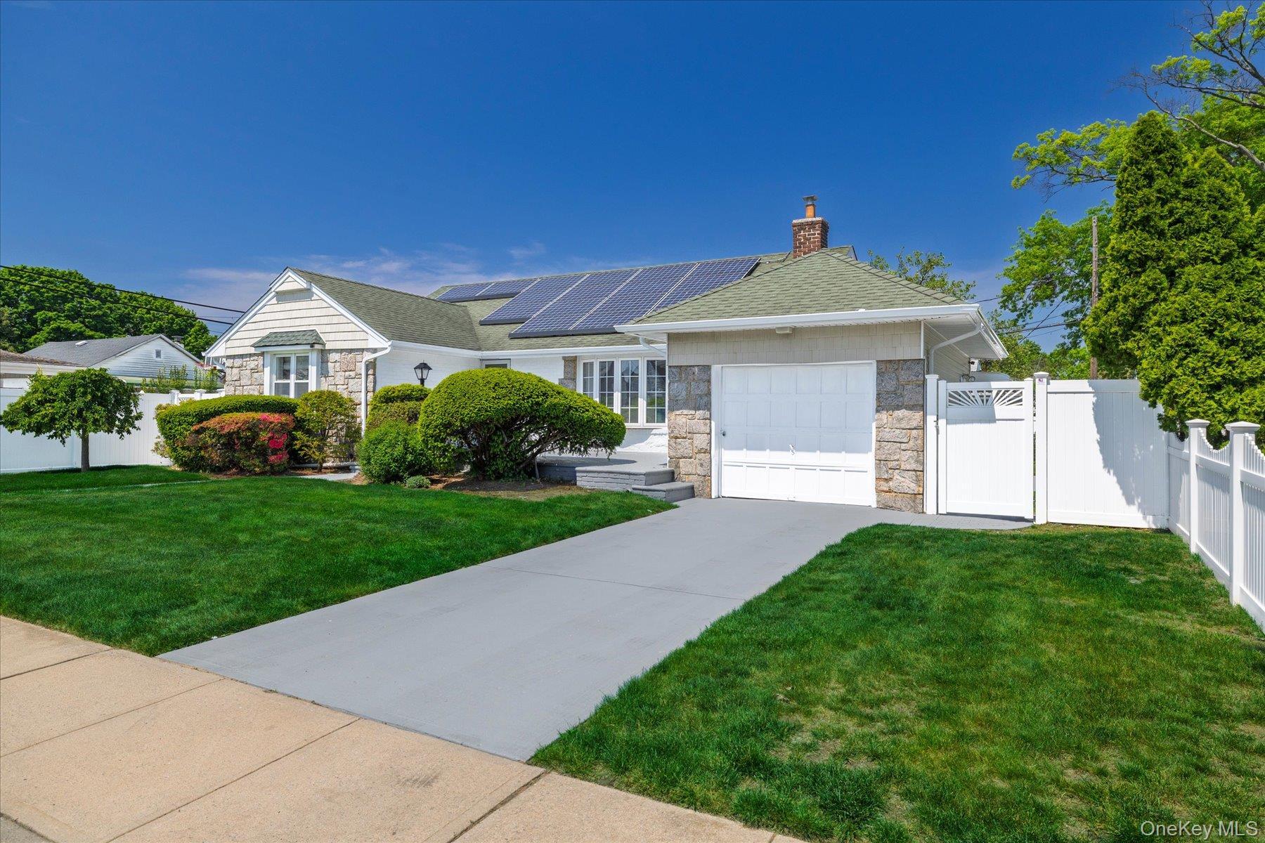 Single Family Lorentz Street  Nassau County, NY 11003, MLS-1000197-3