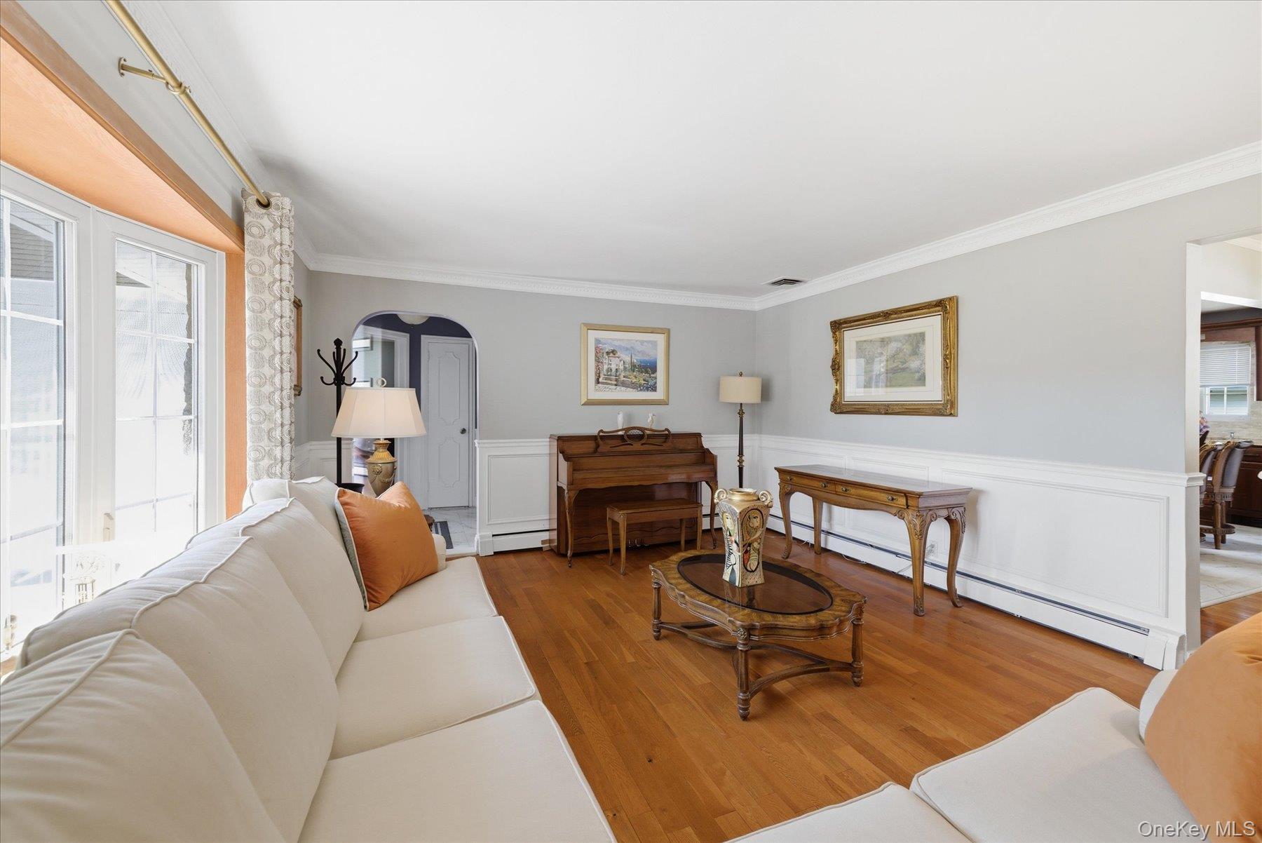 Single Family Lorentz Street  Nassau County, NY 11003, MLS-1000197-5