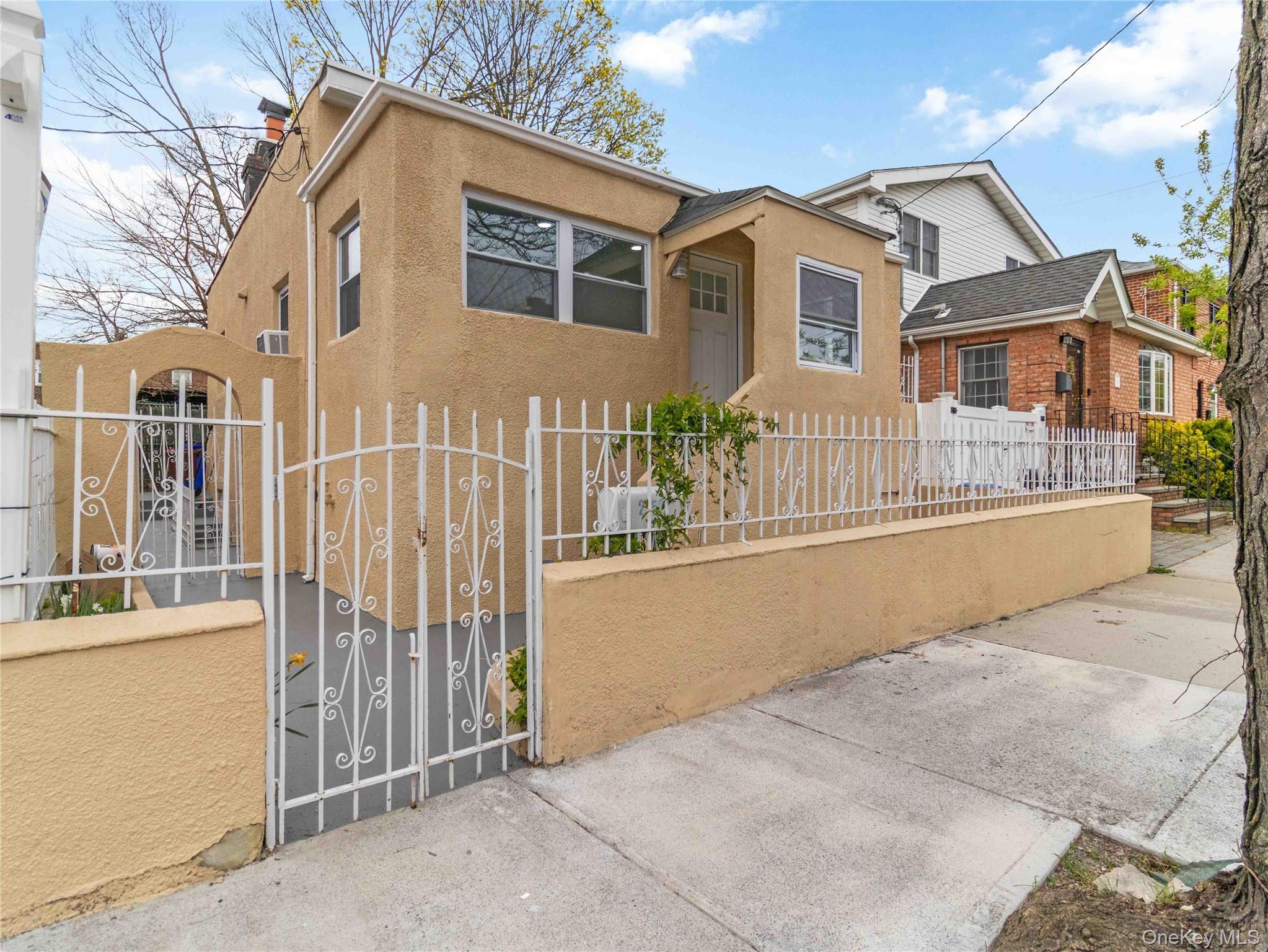 Single Family 48th Queens, NY 11105, MLS-1000215-17