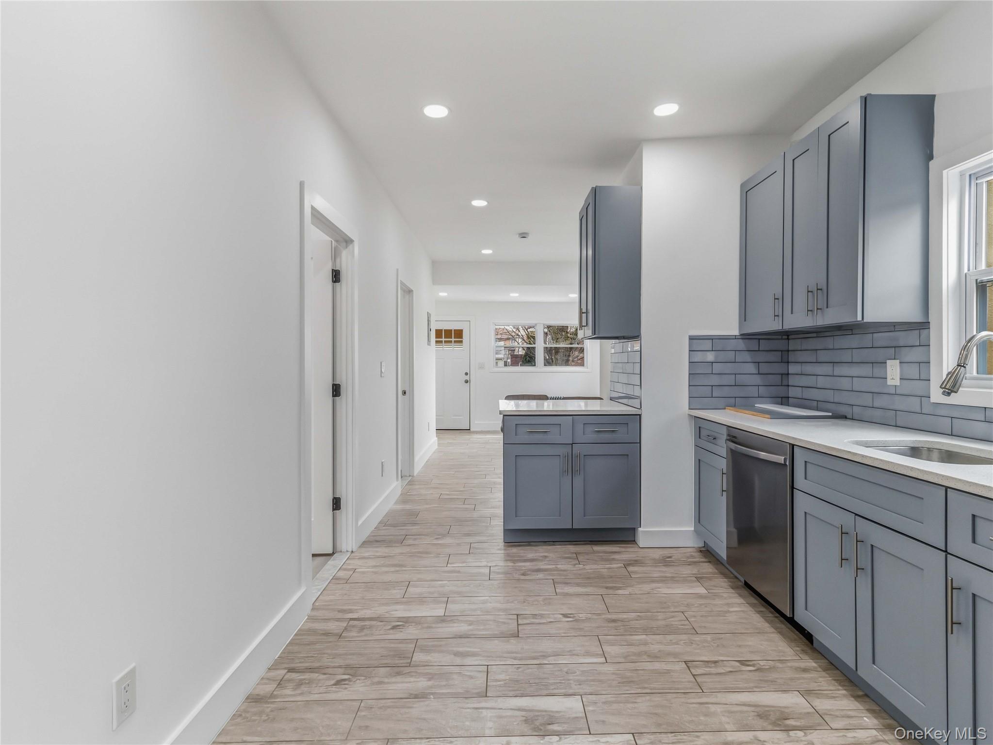 Single Family 48th Queens, NY 11105, MLS-1000215-4