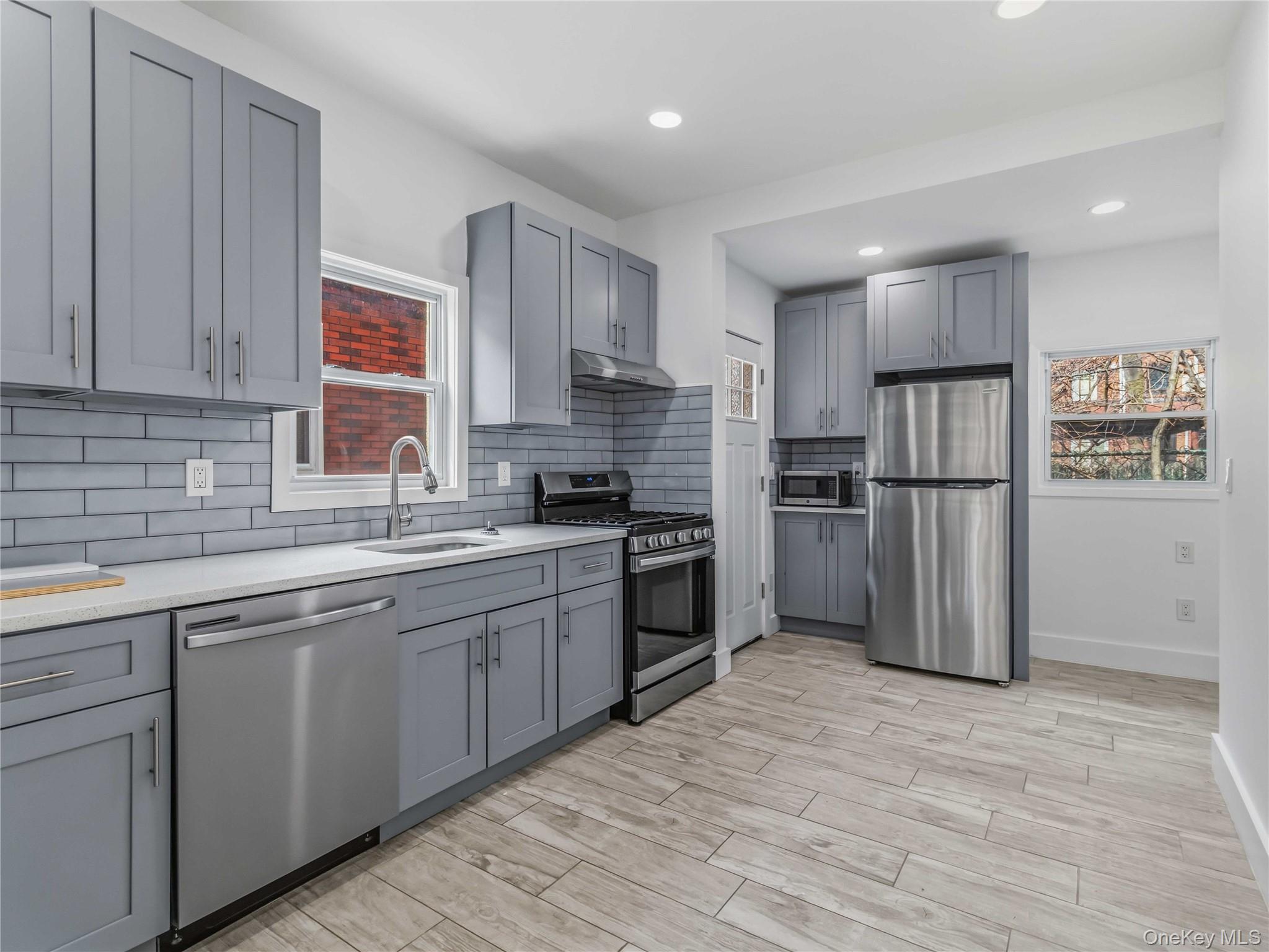 Single Family 48th Queens, NY 11105, MLS-1000215-6