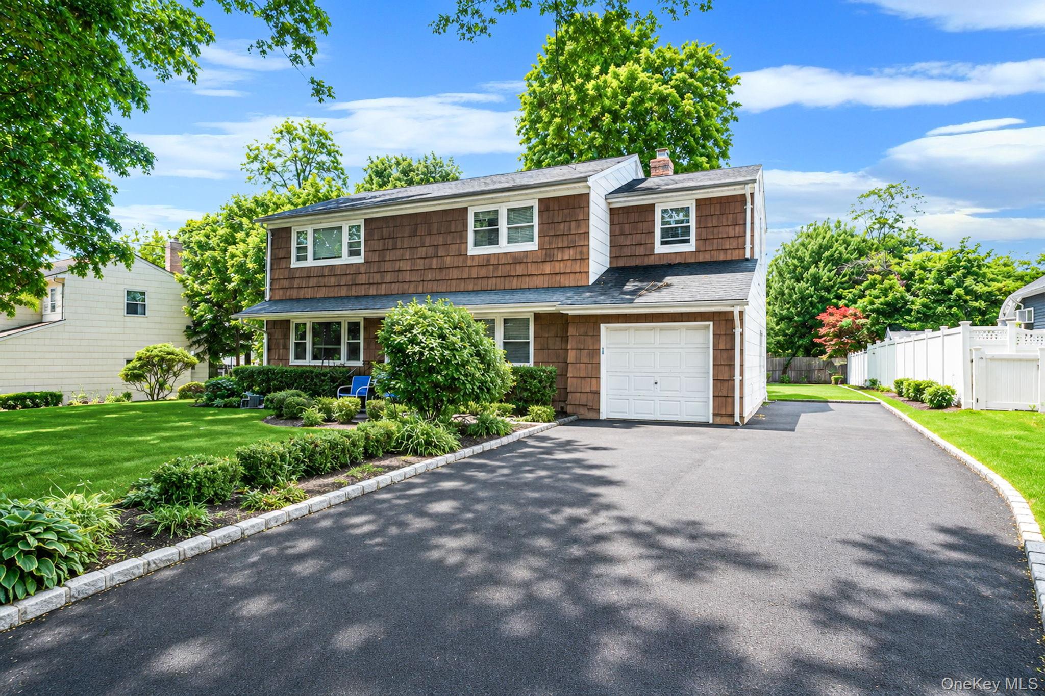 Single Family Crooked Hill Road Suffolk County, NY 11743, MLS-1000232-2