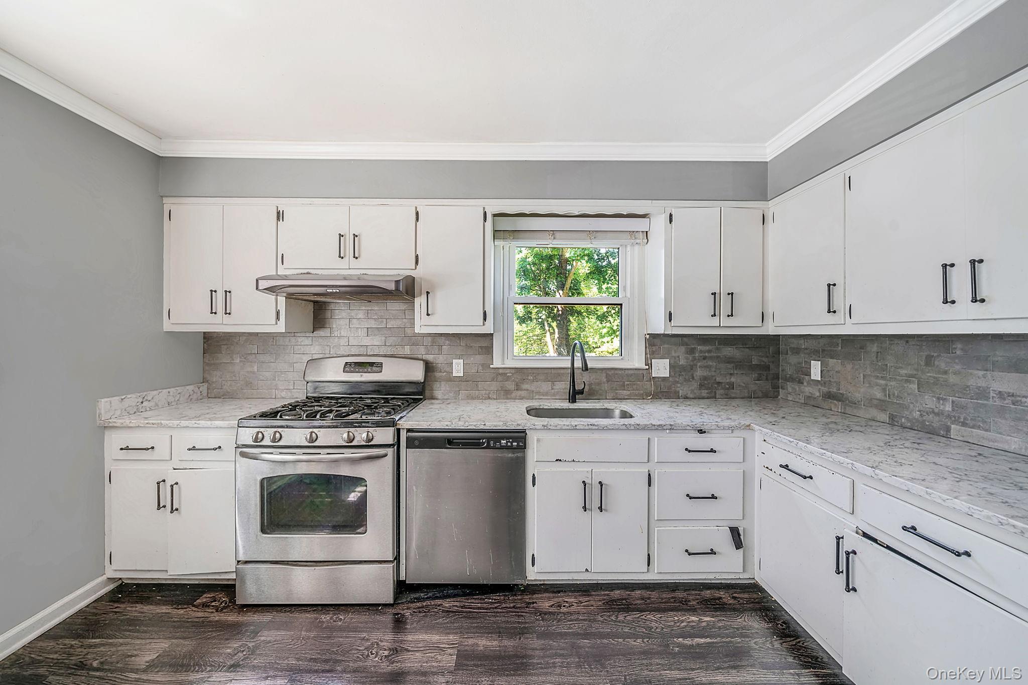 Single Family Crooked Hill Road Suffolk County, NY 11743, MLS-1000232-5
