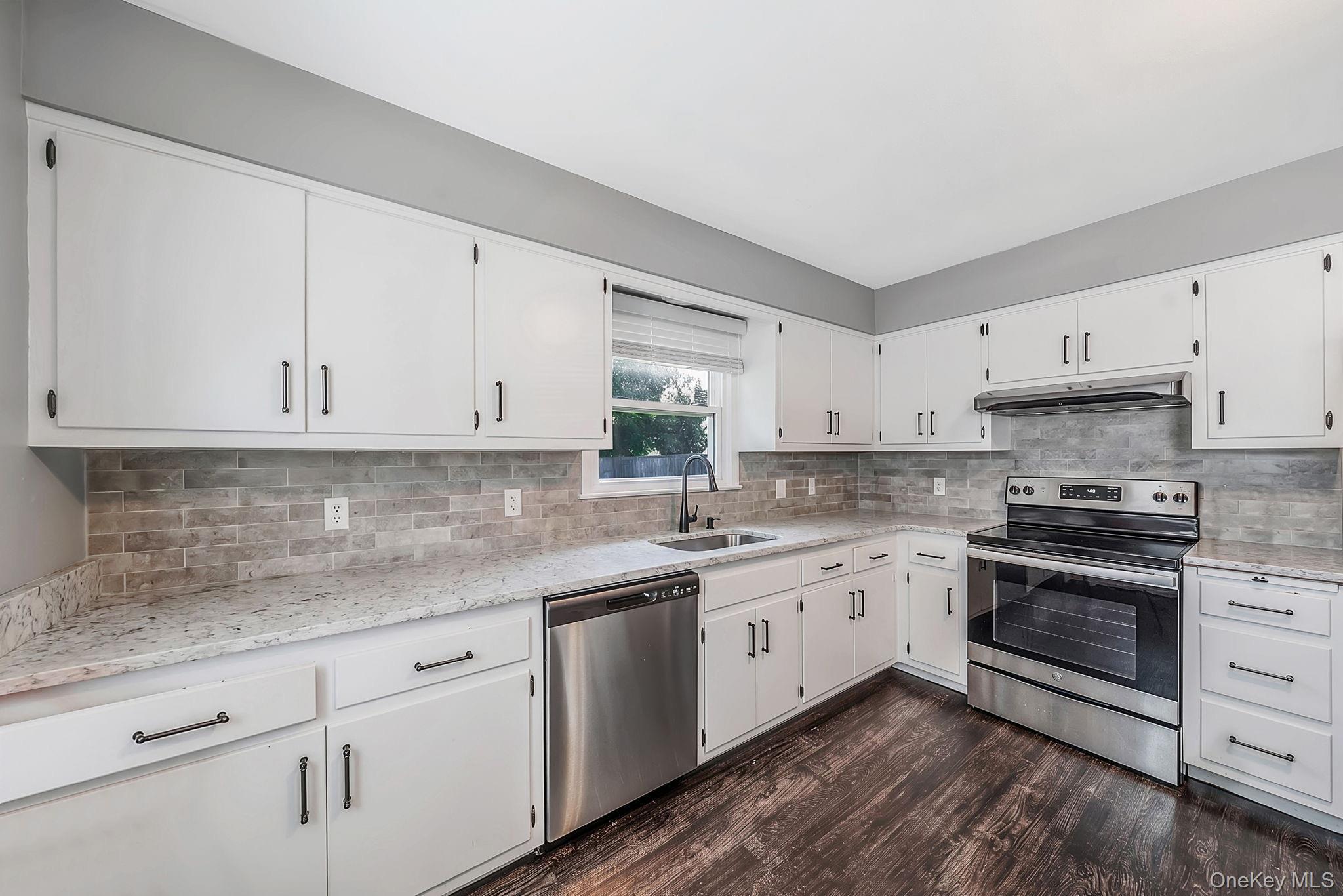 Single Family Crooked Hill Road Suffolk County, NY 11743, MLS-1000232-6