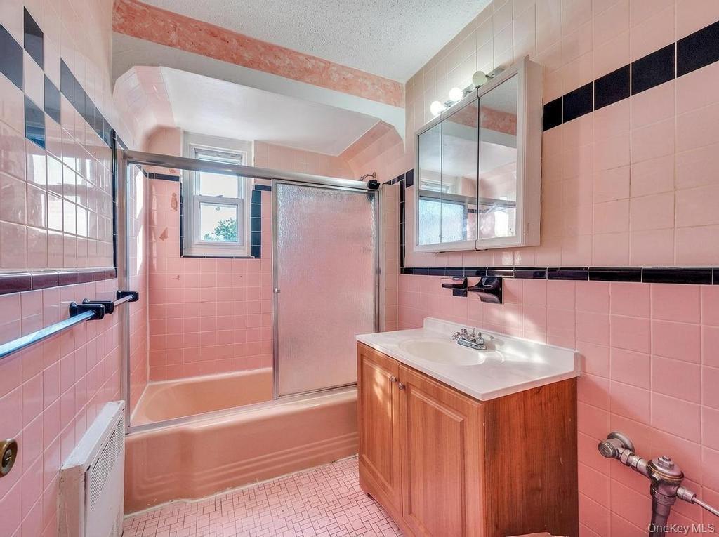 Single Family 84th  Brooklyn, NY 11236, MLS-1000270-14
