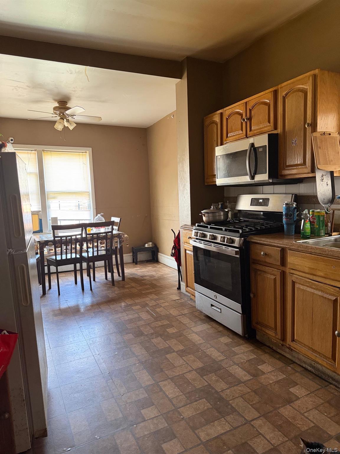 Single Family Saint Peters Bronx, NY 10461, MLS-1000291-11
