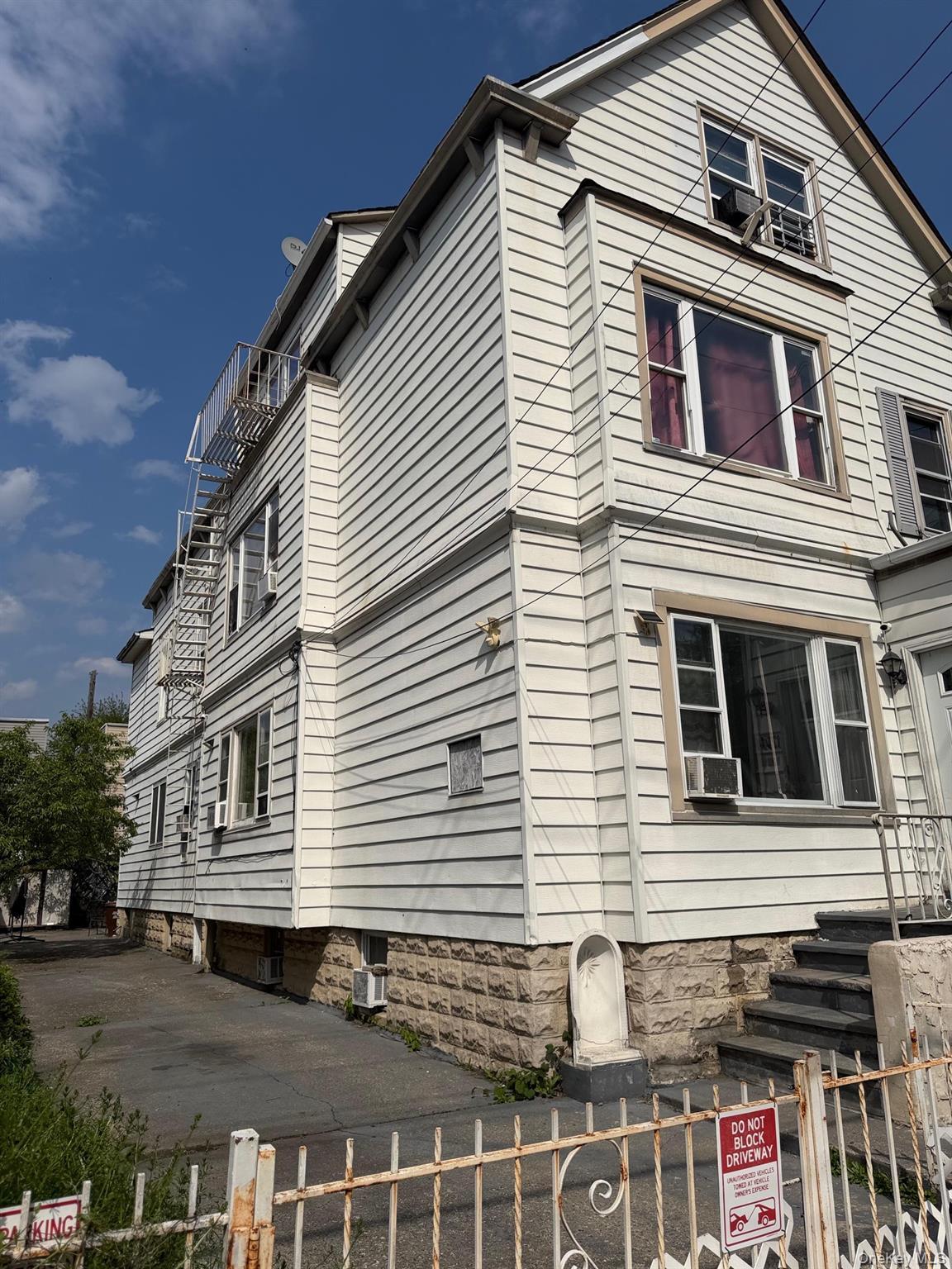 Single Family Saint Peters Bronx, NY 10461, MLS-1000291-3