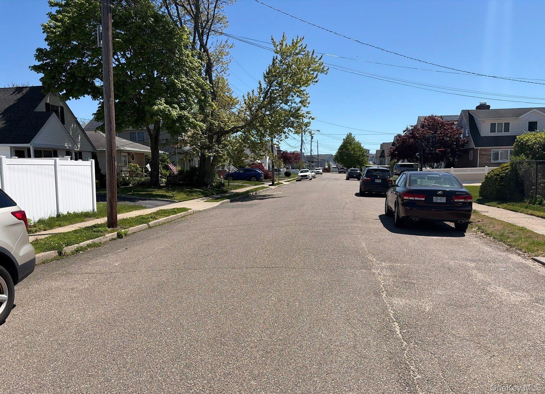 Single Family E Jackson Avenue  Suffolk County, NY 11702, MLS-1000383-4