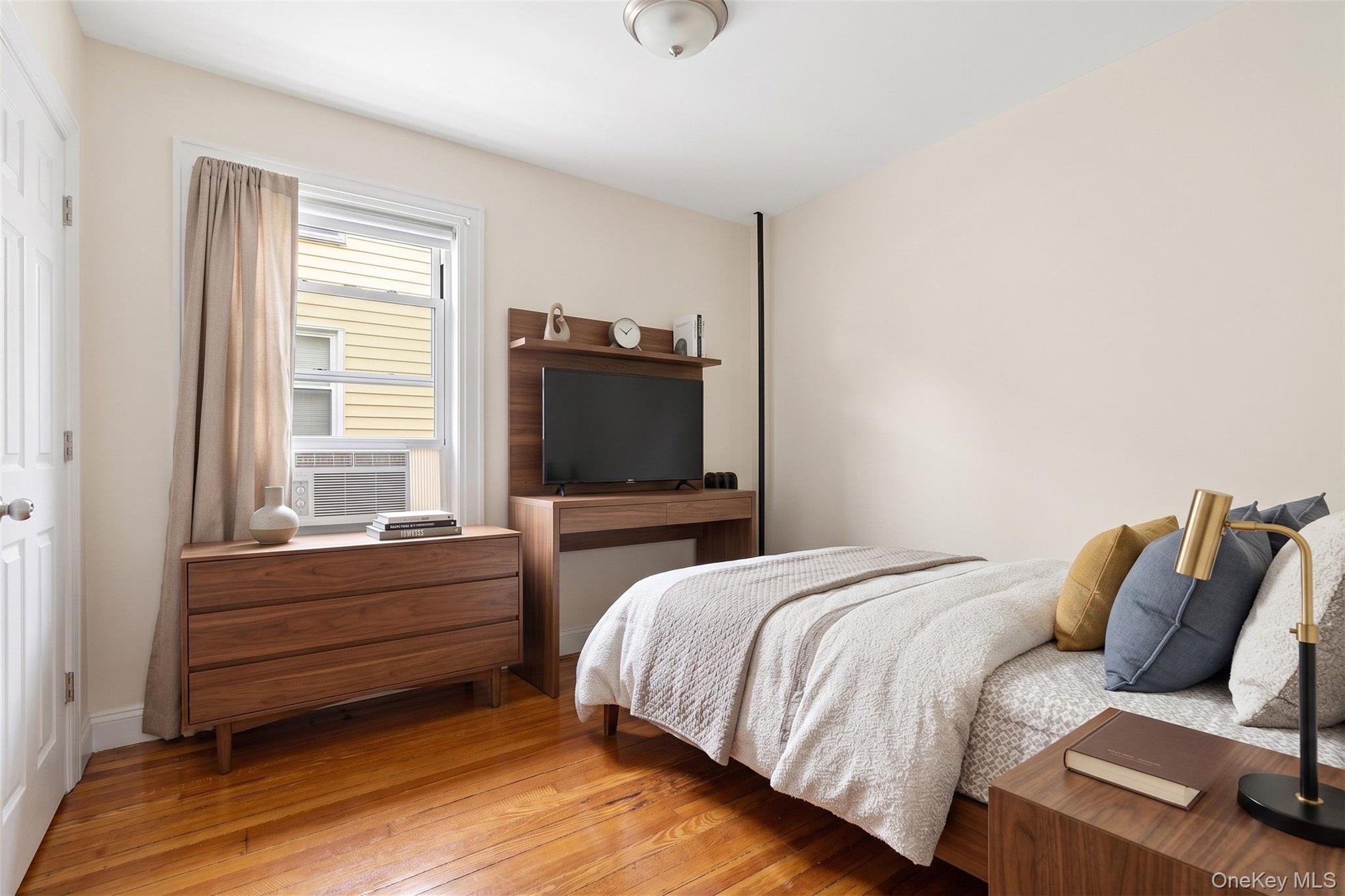 Single Family 106th Avenue Queens, NY 11429, MLS-1000397-9