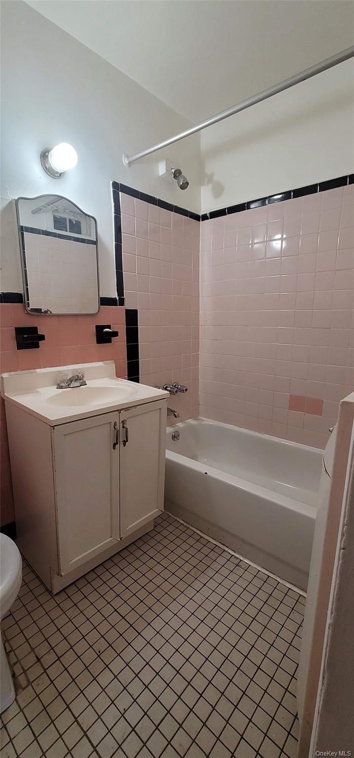 Single Family 62nd Drive  Queens, NY 11374, MLS-1000407-38