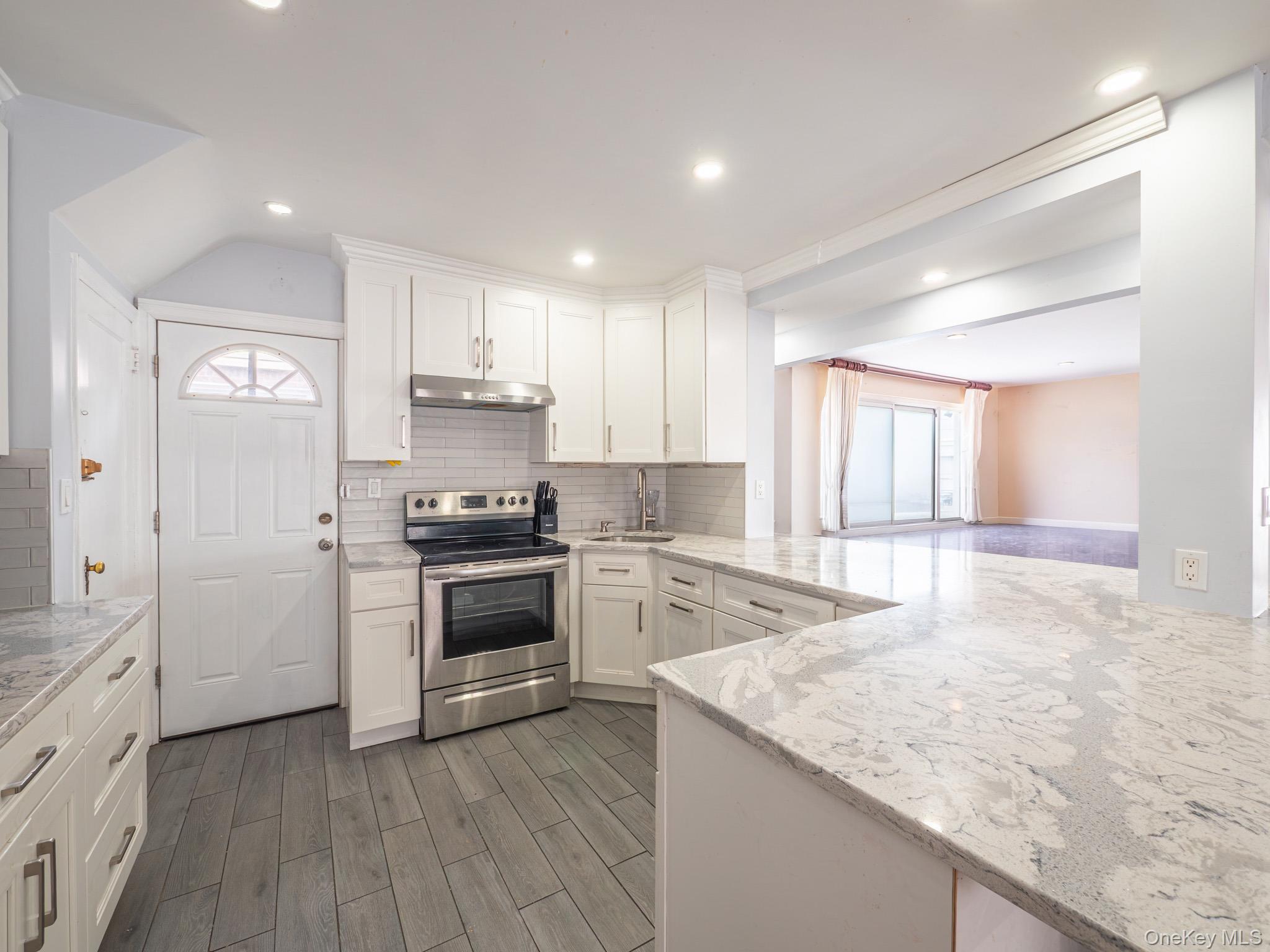 Single Family 180th Street Queens, NY 11366, MLS-1000409-11