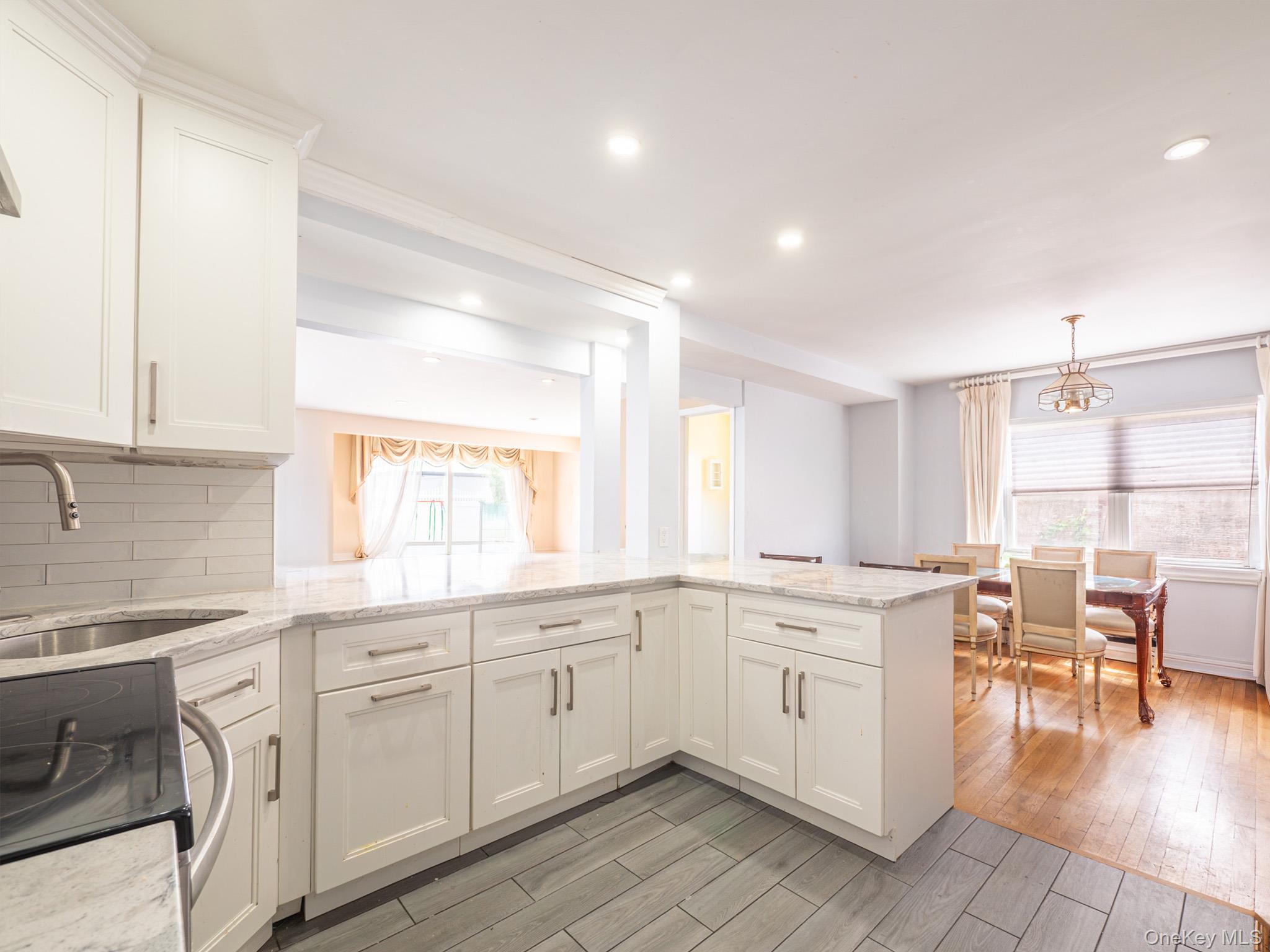 Single Family 180th Street Queens, NY 11366, MLS-1000409-14