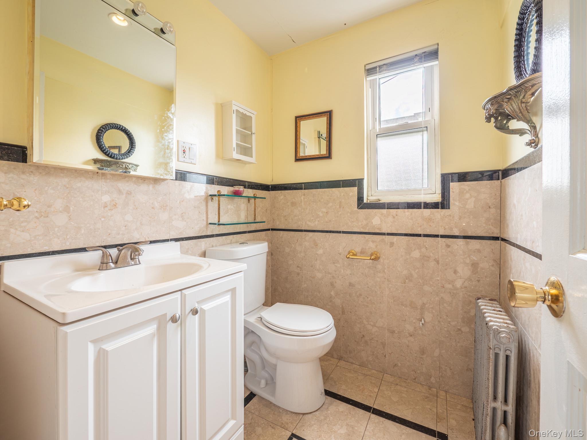 Single Family 180th Street Queens, NY 11366, MLS-1000409-15