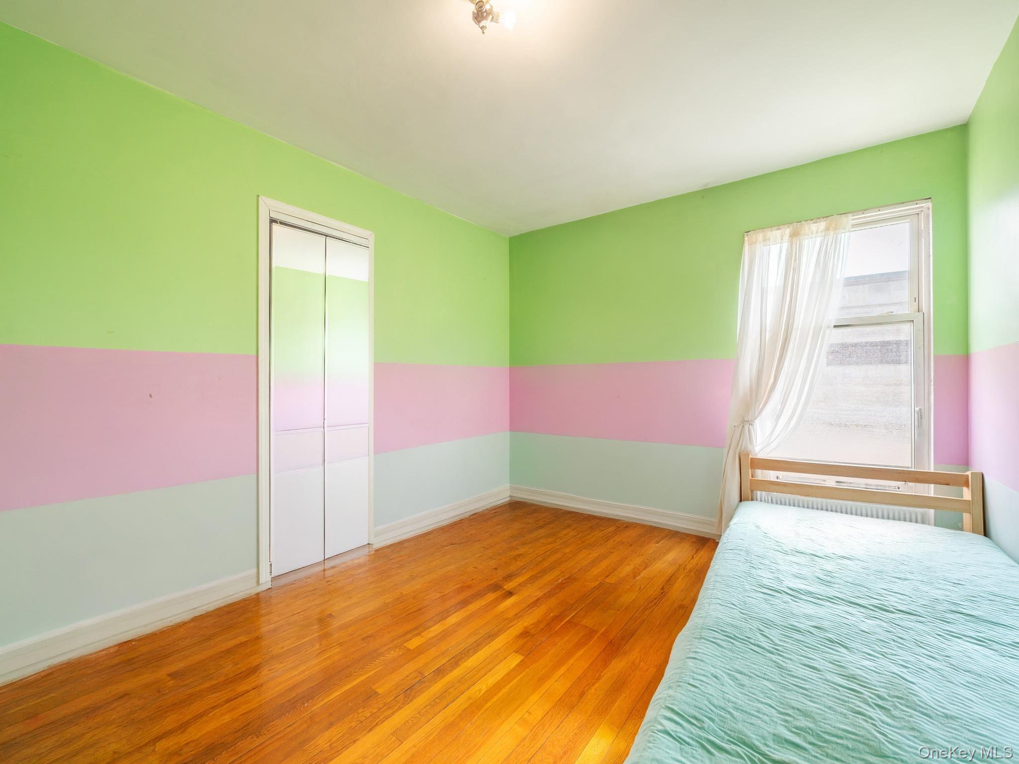 Single Family 180th Street Queens, NY 11366, MLS-1000409-26