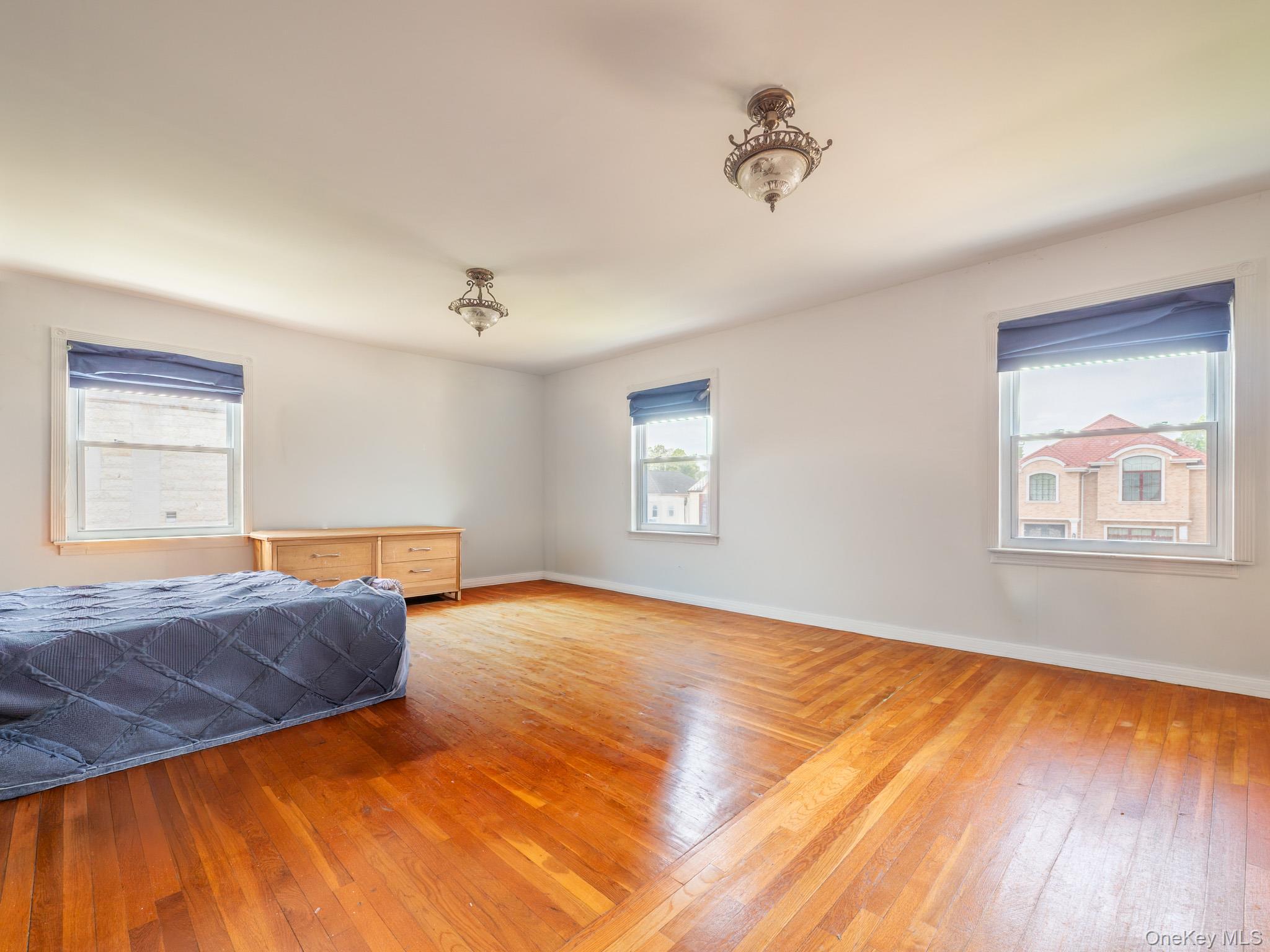 Single Family 180th Street Queens, NY 11366, MLS-1000409-27