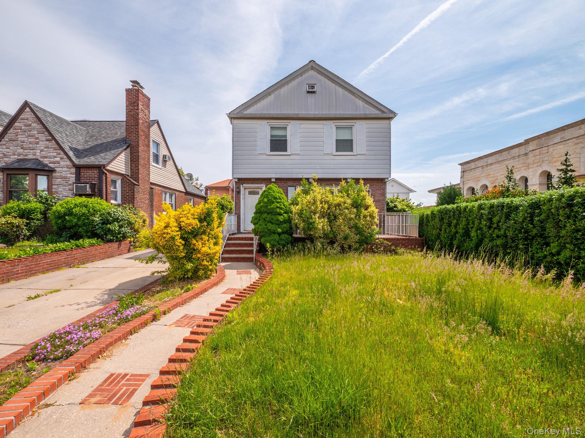 Single Family 180th Street Queens, NY 11366, MLS-1000409-3