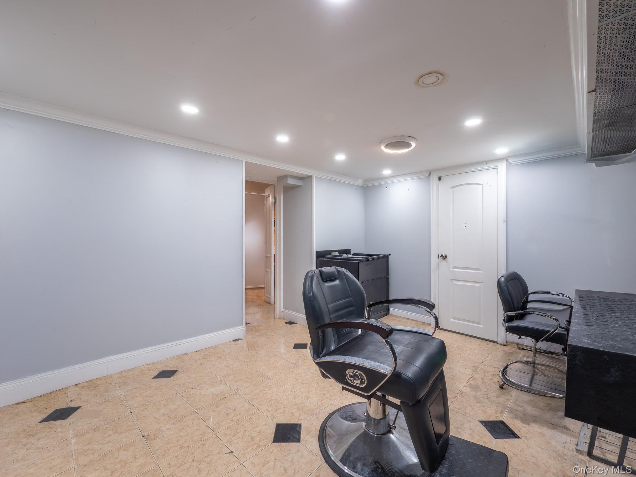 Single Family 180th Street Queens, NY 11366, MLS-1000409-31