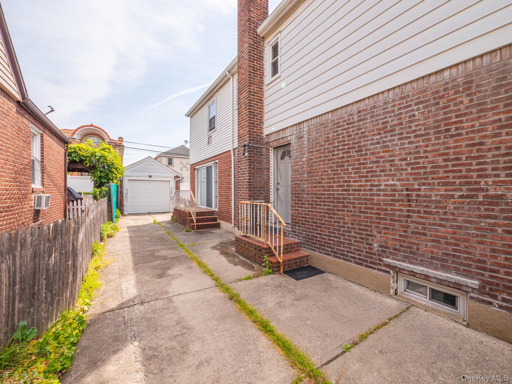 Single Family 180th Street Queens, NY 11366, MLS-1000409-37