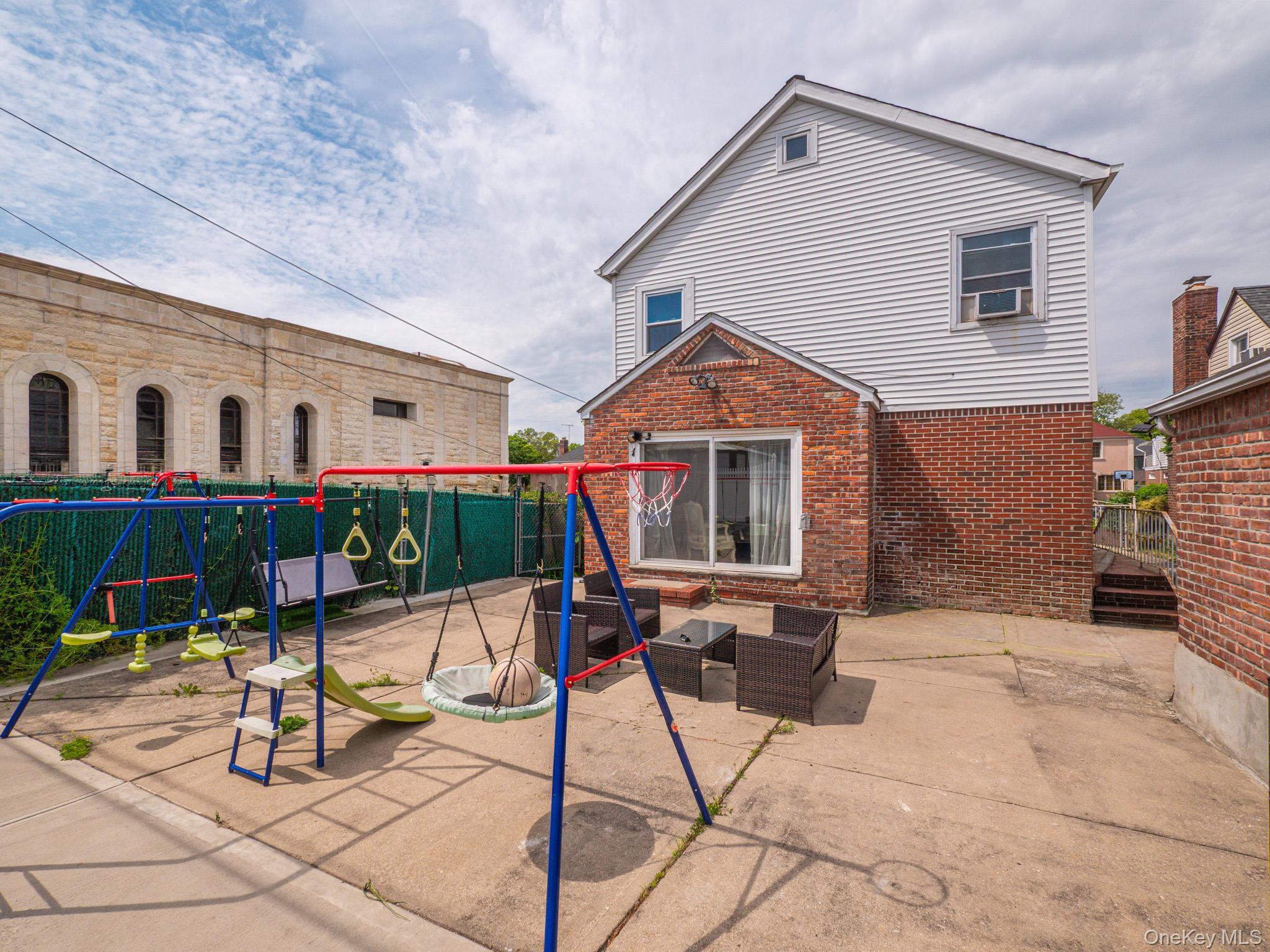 Single Family 180th Street Queens, NY 11366, MLS-1000409-39