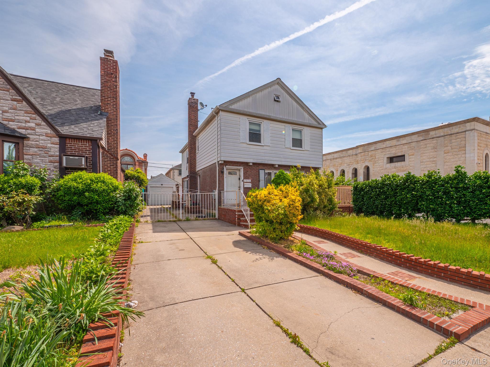 Single Family 180th Street Queens, NY 11366, MLS-1000409-4