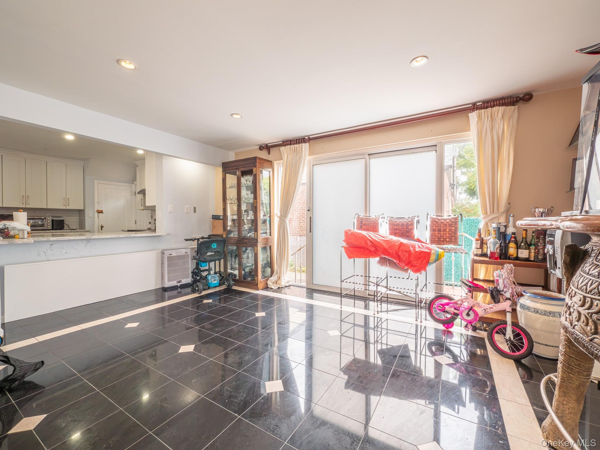 Single Family 180th Street Queens, NY 11366, MLS-1000409-42