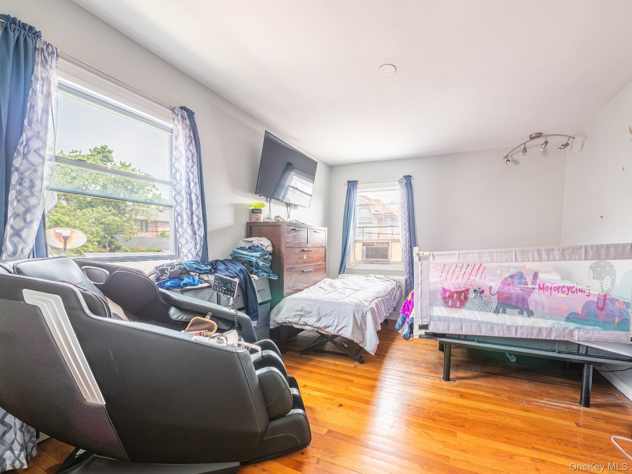 Single Family 180th Street Queens, NY 11366, MLS-1000409-43