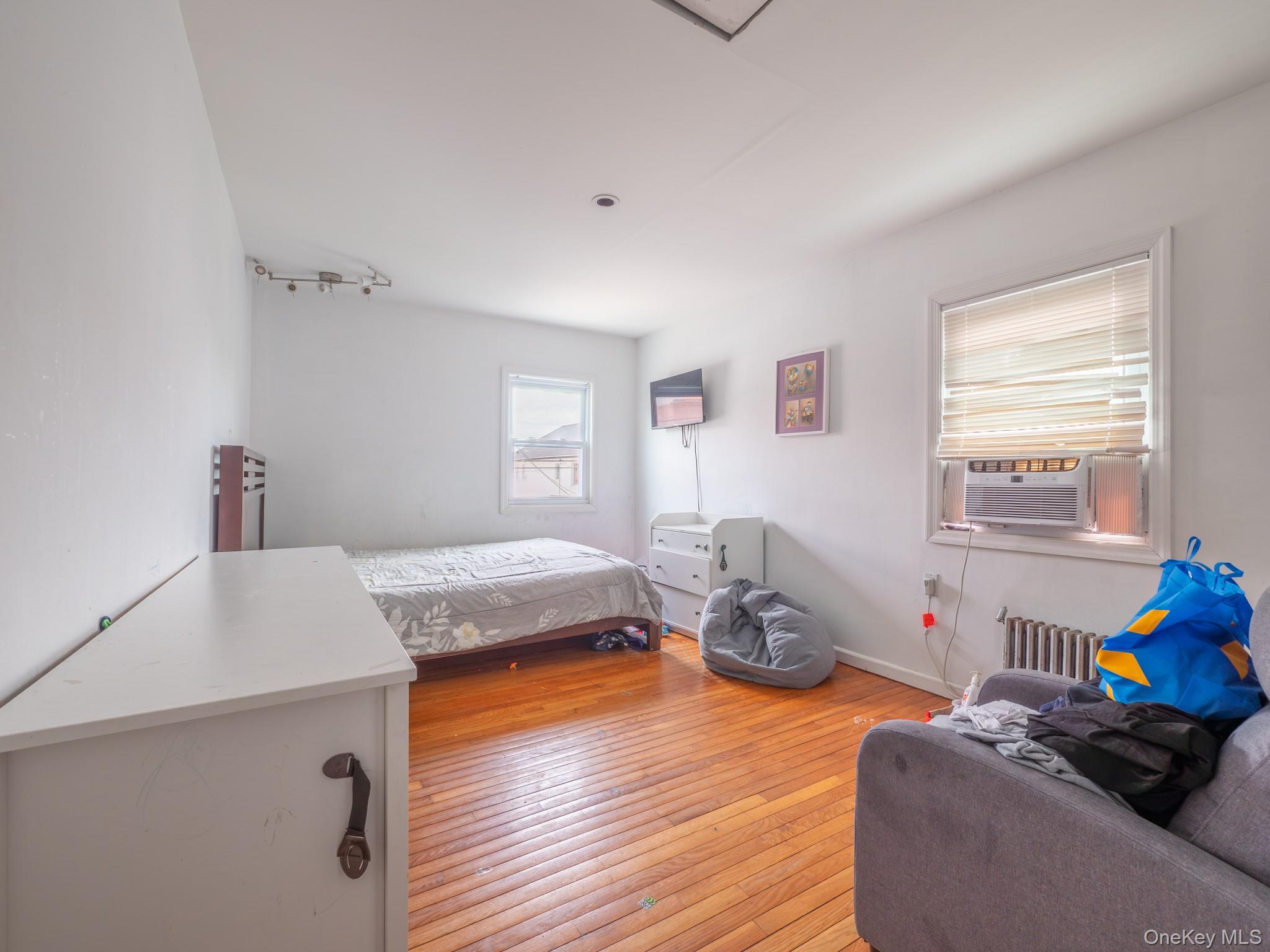 Single Family 180th Street Queens, NY 11366, MLS-1000409-45
