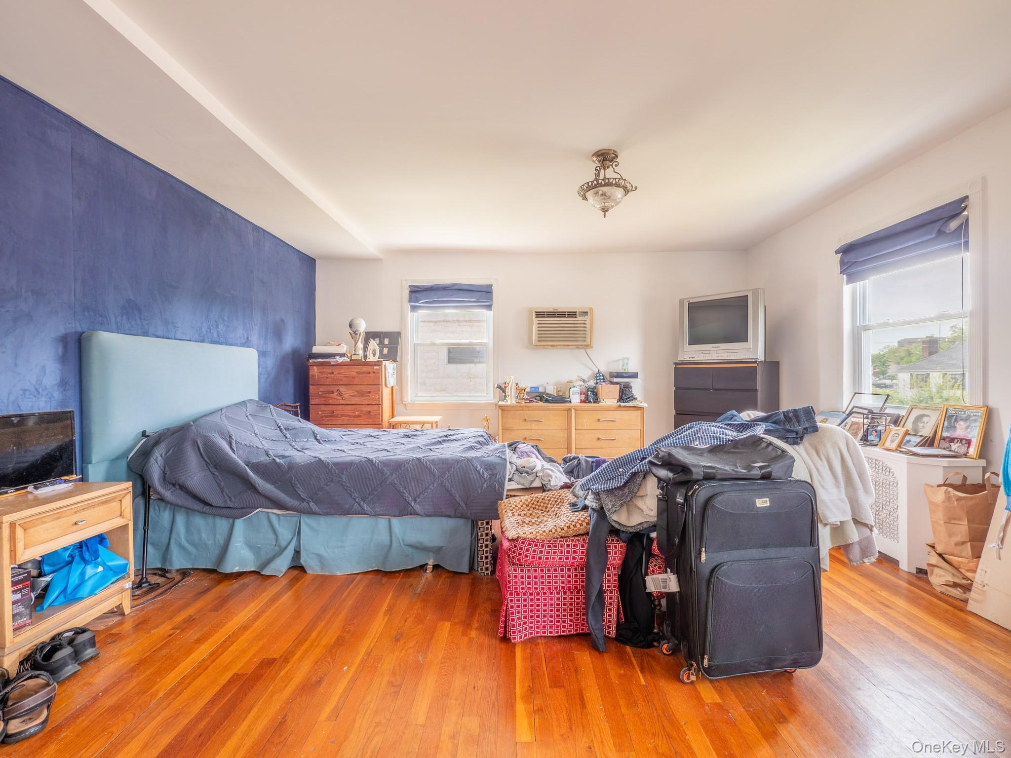 Single Family 180th Street Queens, NY 11366, MLS-1000409-47
