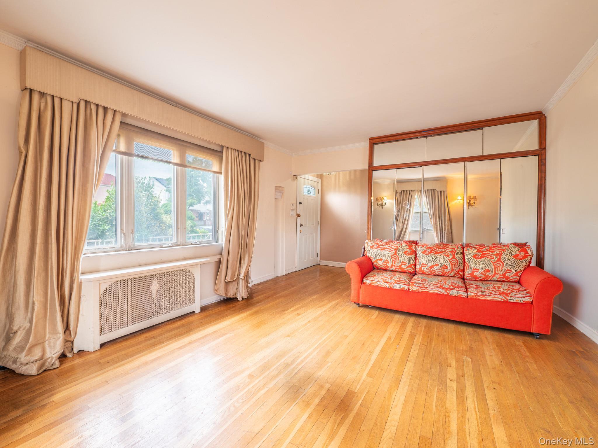 Single Family 180th Street Queens, NY 11366, MLS-1000409-8