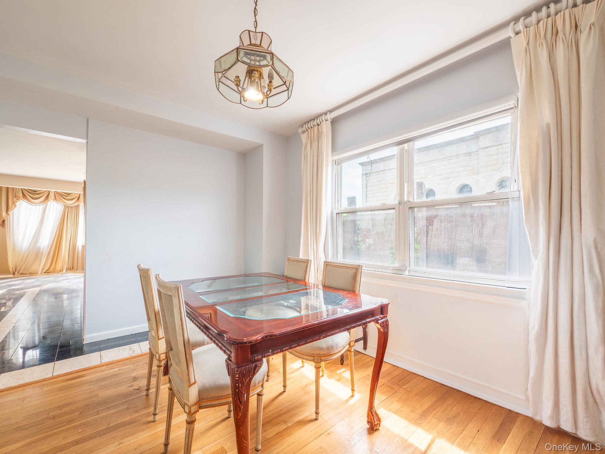 Single Family 180th Street Queens, NY 11366, MLS-1000409-9
