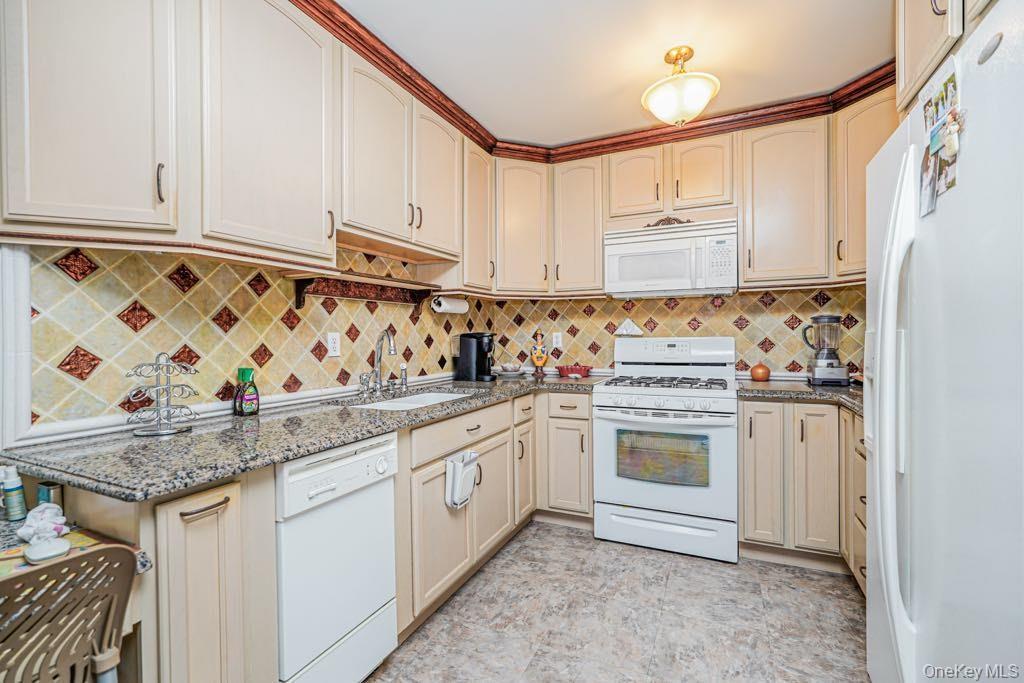 Coop Gerritsen  Brooklyn, NY 11229, MLS-1000439-2