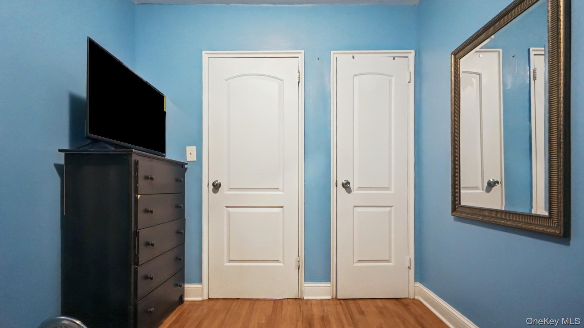 Single Family Hone Bronx, NY 10469, MLS-1000472-19