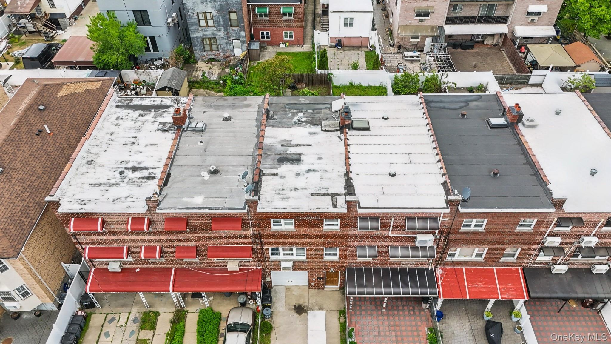 Single Family Hone Bronx, NY 10469, MLS-1000472-2