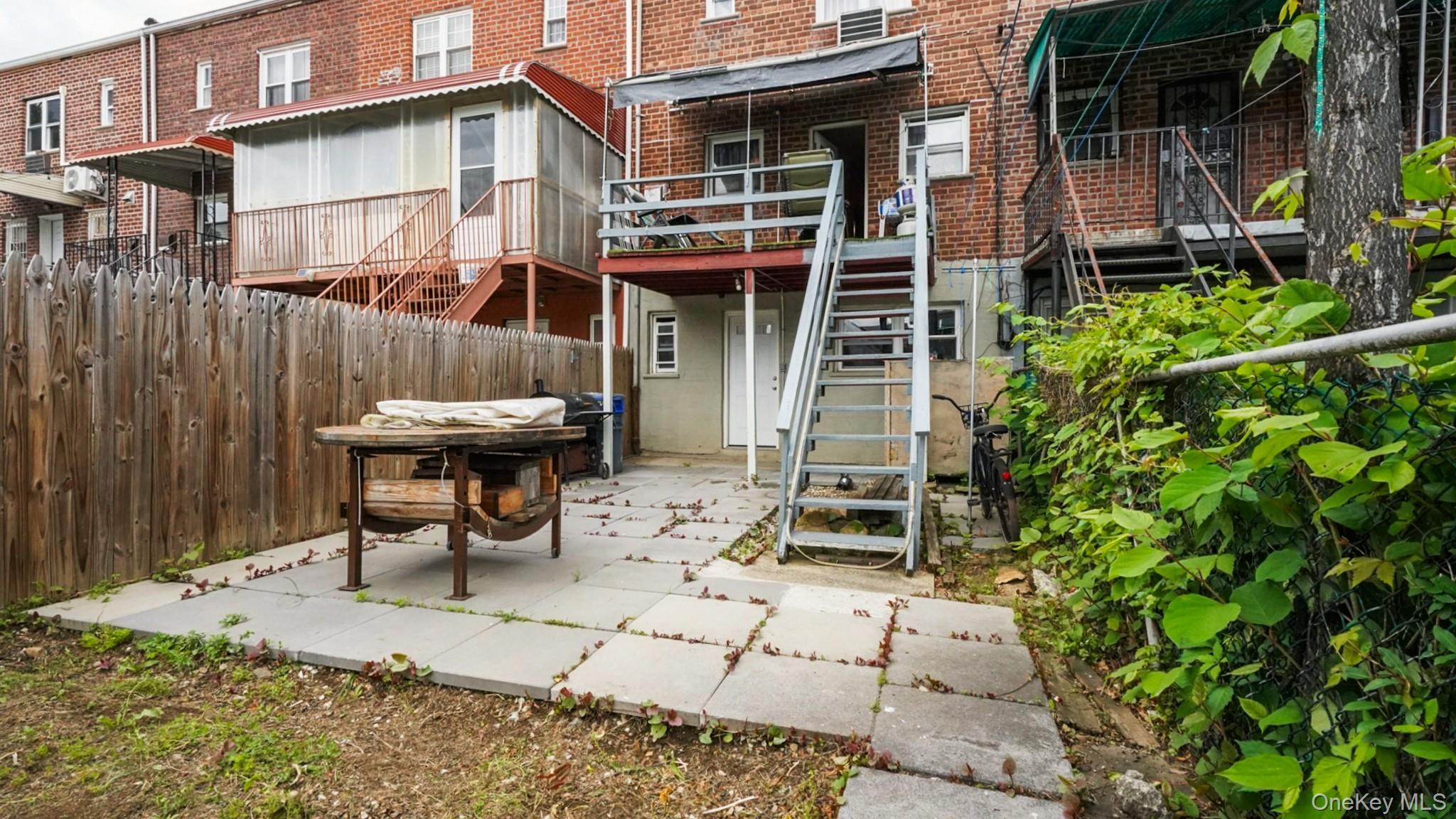 Single Family Hone Bronx, NY 10469, MLS-1000472-29